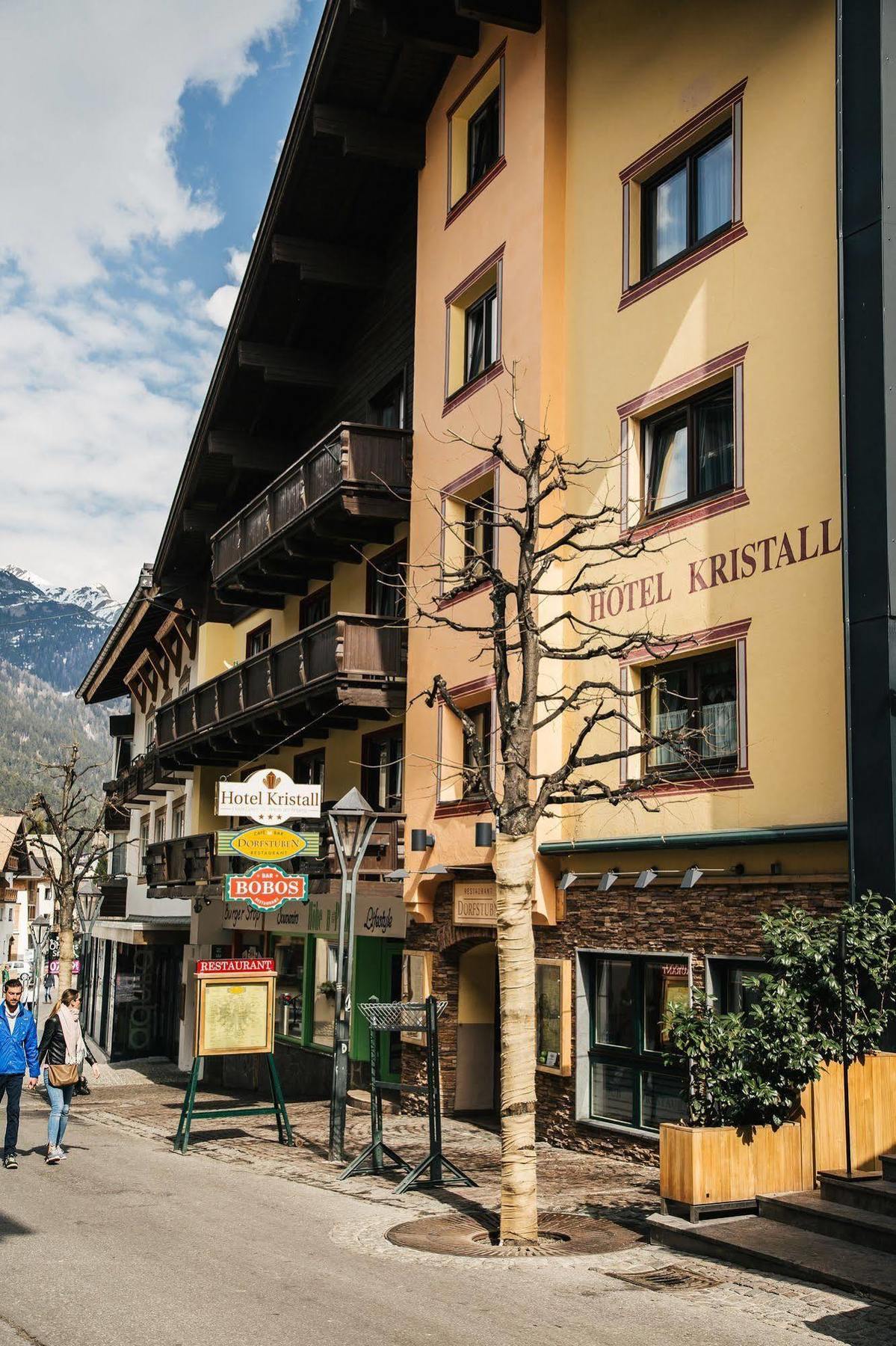 Kristall Hotel 3*